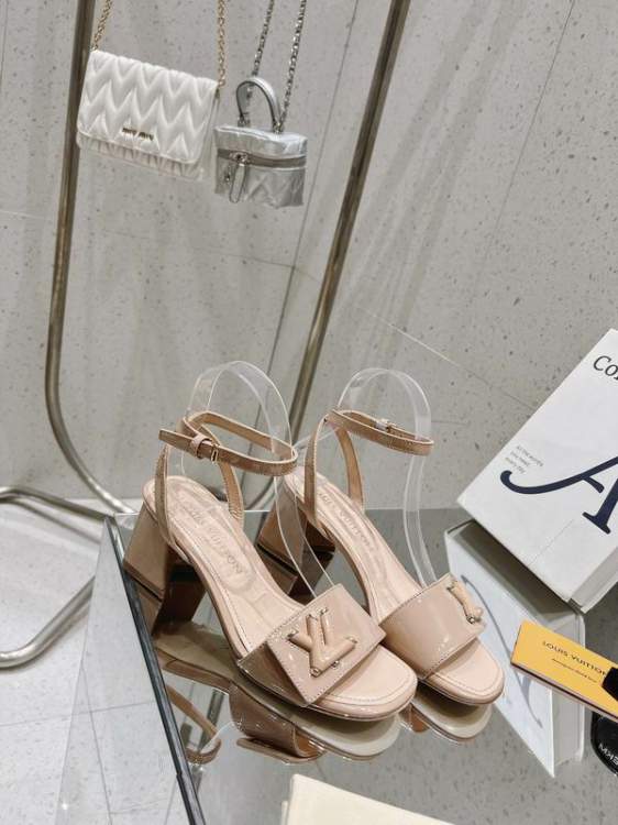 Picture of Louis Vuitton Shoes _SKULVsz35-42513529.5cmmnf0307